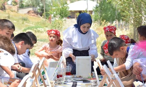 Sanatla Buluşma: Yerel Ressam Öğrencileri Sanatla Tanıştırdı
