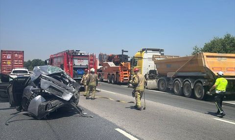 Sancaktepe'de Trafik Kazası: İki Yaralı