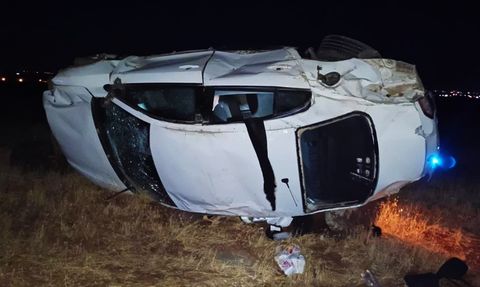 Şanlıurfa'da Şarampole Devrilen Otomobil 3 Yaralı