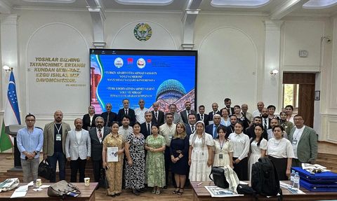 Semerkand'da 'Türk Dünyası ve Pir-i Türkistan' Paneli Gerçekleşti