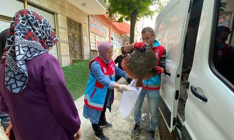 Sinop'ta Kaçak Avlanan Kalkan Balıkları Vatandaşlara Dağıtıldı