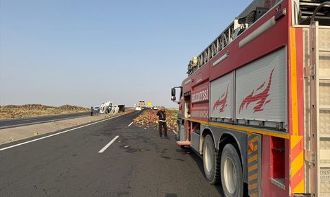 Şırnak'ta Tır Devrildi: Sürücü Ağır Yaralı