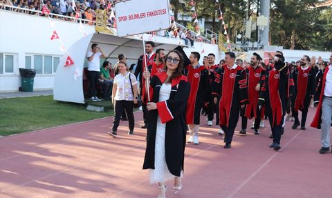 Süleyman Demirel Üniversitesi Mezuniyet Töreni Coşkusu