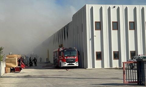 Tekirdağ'da Gıda Deposunda Yangın