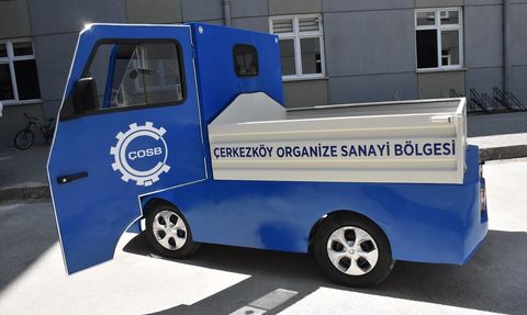 Tekirdağ'da Öğrenciler Elektrikli Kamyonet Tasarladı