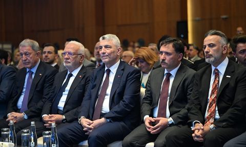 Ticaret Bakanı Bolat Kültepe Ekonomi Zirvesi'nde Türkiye Ekonomisini Değerlendirdi