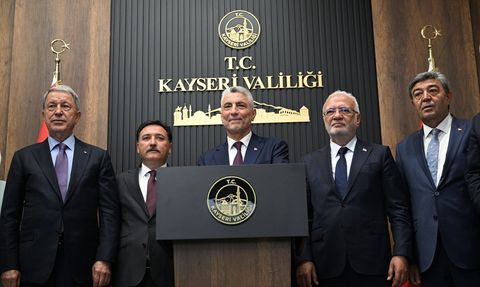 Ticaret Bakanı Ömer Bolat, Kayseri'de Ekonomi Zirvesi'ne Katıldı