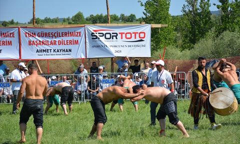 Tokat'ta Güreş Heyecanı: Şehit Tümgeneral Aydoğan Aydın Karakucak Güreşleri Yapıldı