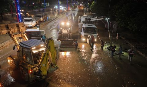 Trabzon'da Sel Temizleme Çalışmaları Devam Ediyor