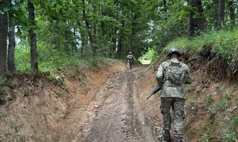 Türk Askeri Kosova'da Güvenliği Sağlıyor