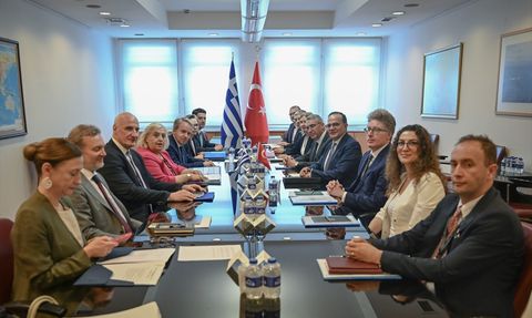 Türkiye ve Yunanistan Dışişleri Bakanları Dışişleri Toplantısı Gerçekleştirdi