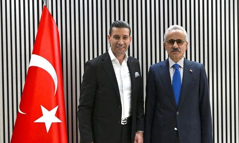 Ulaştırma ve Altyapı Bakanı Uraloğlu'ndan Boks Federasyonuna Ziyaret