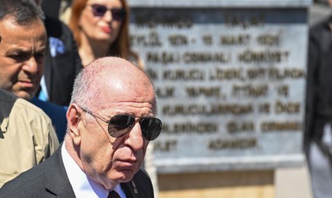 Ümit Özdağ, Talat Paşa Anıtı'nı Ziyaret Etti