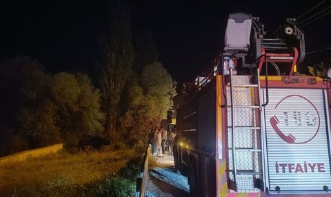 Van'da Müküs Çayı'na Düşen Genç Kız Hayatını Kaybetti