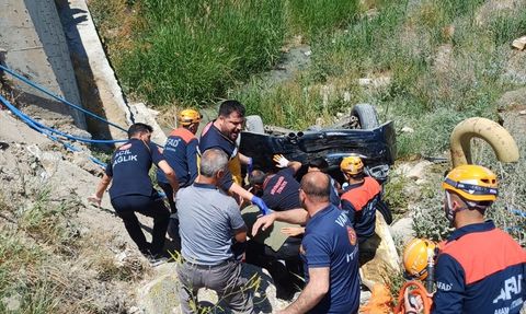 Van'da Trafik Kazası: 5 Yaralı