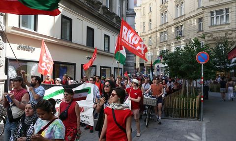 Viyana'da Filistin Destekçileri İsrail'in Saldırılarını Protesto Etti