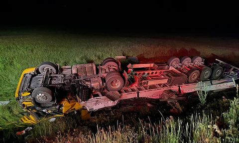 Ağrı'da Tır Kazası: Sürücü Hayatını Kaybetti, 1 Kişi Yaralı