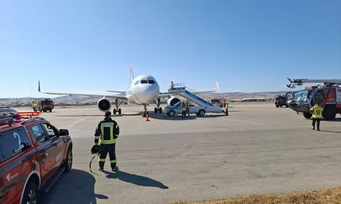 AirArabia Uçağı Motor Arızası Nedeniyle Acil İniş Yaptı