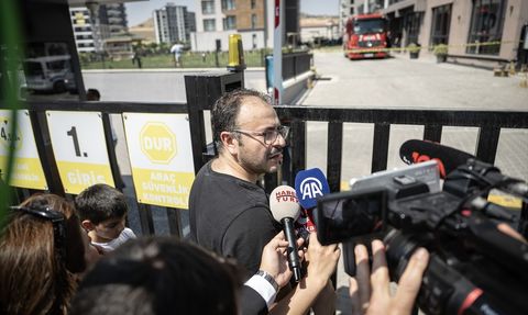 Ankara'daki 26 Katlı Binada Yangın İncelemeleri Devam Ediyor