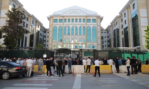 Antalya Büyükşehir Belediye Başkanı Böcek Adliyeye Sevk Edildi