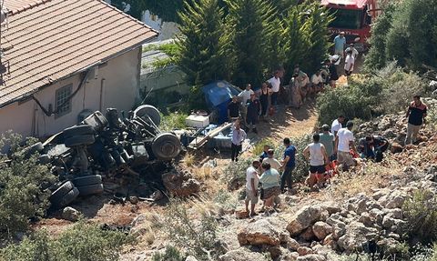 Antalya'da Uçuruma Devrilen Kamyonda 2 Kişi Hayatını Kaybetti