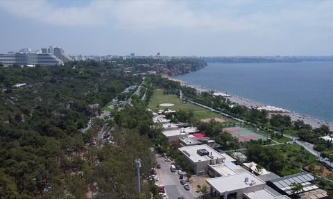 Antalya’da Yüksek Nem ve Sıcaklık Sahilleri Doldurdu