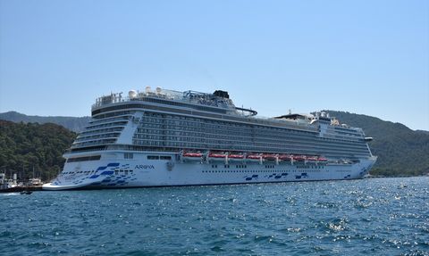 Aroya Kruvaziyeri Marmaris'e Uğradı
