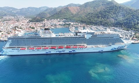 Aroya Kruvaziyeri Marmaris'e Ulaştı