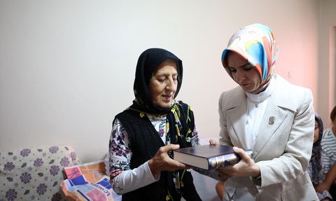 Bakan Göktaş, Orman Yangını Şehitlerinin Ailelerini Ziyaret Etti