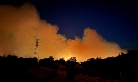 Balıkesir'de Orman Yangınına Müdahale Devam Ediyor