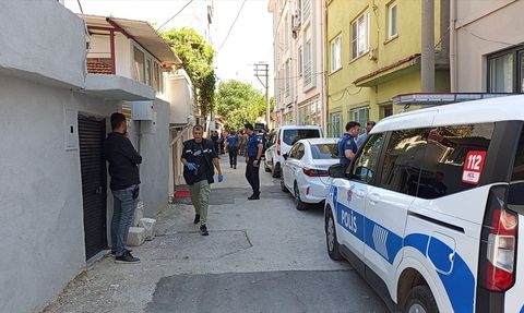 Balıkesir'de Polis Memuruna Bıçaklı Saldırı: Şüpheli Gözaltına Alındı