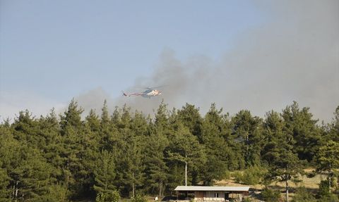 Balıkesir Dursunbey'de Orman Yangınına Müdahale Ediliyor