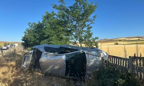 Bilecik'te Otomobil Devrildi: 5 Yaralı