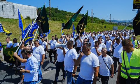 Bosna Hersek'te Madencilerden Maaş ve Emeklilik Gösterisi