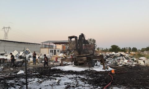 Bursa'da Geri Dönüşüm Tesisinde Yangın