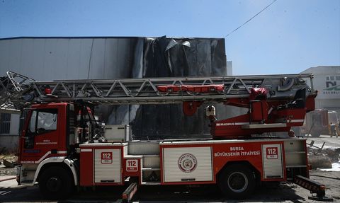Bursa'da Tekstil Fabrikasında Yangın Kontrol Altına Alındı