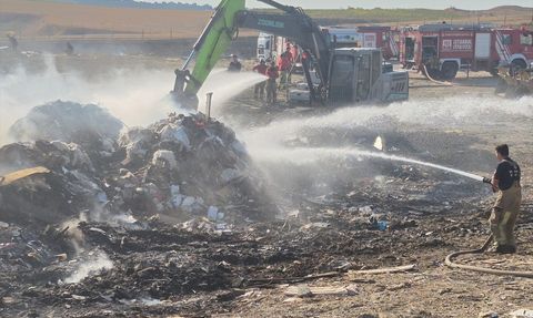 Büyükçekmece'de Otluk Alanda Yangın Kontrol Altına Alındı