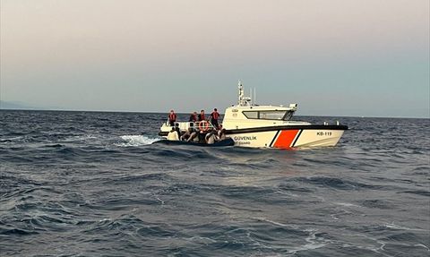 Çanakkale Açıklarında 17 Düzensiz Göçmen Yakalandı