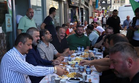 Çaykur Rizespor, Başkan Turgut ve Teknik Heyetle Vatandaşlarla Buluştu