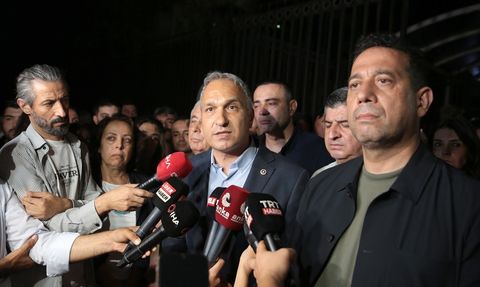 CHP'den Antalya Büyükşehir Belediye Başkanı Böcek'e Destek