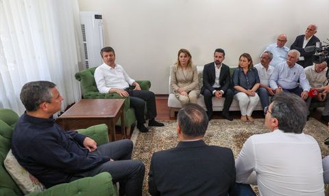 CHP Genel Başkanı Özgür Özel, Abdurrahman Tutdere'yi Ziyaret Etti