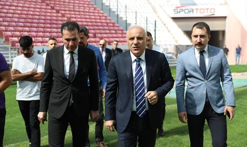 Diyarbakır Stadı'nda Zemin Yenileme Çalışmaları Tamamlanmak Üzere