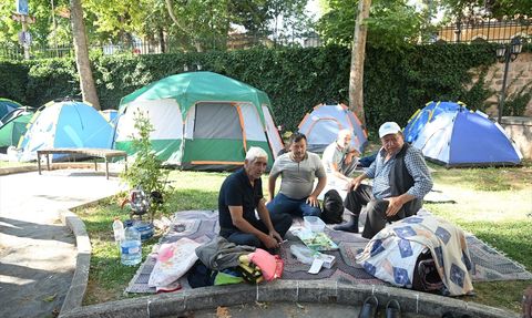 Edirne'de Kırkpınar Yağlı Güreşleri'nde Çadırda Konaklama
