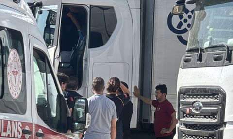 Edirne'de Tır Şoförü Aracında Ölü Bulundu