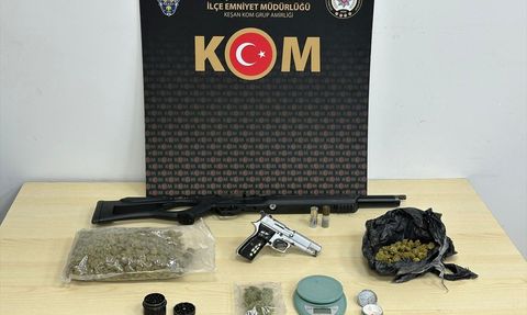 Edirne'de Uyuşturucu ve Silah Bulunan Şahıs Tutuklandı