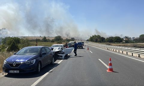 Edirne'deki Anız Yangınına Müdahale Devam Ediyor