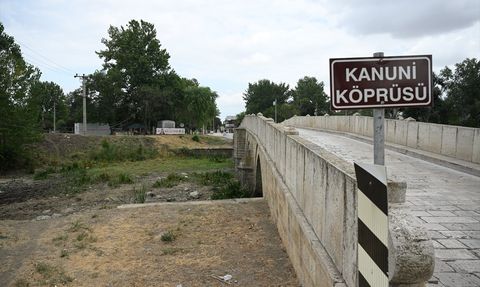 Edirne'deki Tunca Nehri'nde Su Akışı Kesildi