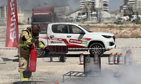 Elektrikli Araç Yangınlarına Özel Çözüm: Yeni Kimyasal Solüsyon Geliştirildi