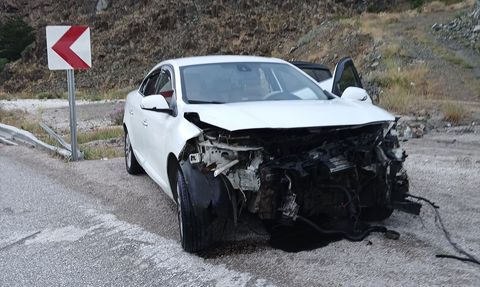 Erzincan'da İki Farklı Trafik Kazasında 5 Kişi Yaralandı