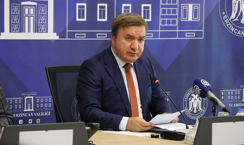 Erzincan Valisi Aydoğdu'dan Muhtarlara Fiili Hizmet Vurgusu